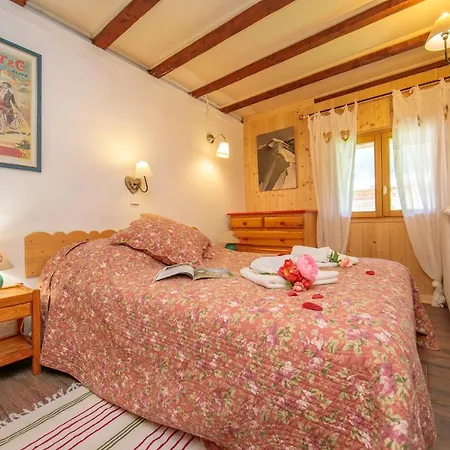 아파트 Le Grand-lemps Sleeps 6 *